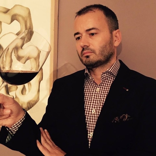 10 FRAGEN ZUM WEIN – ALEX KANEV